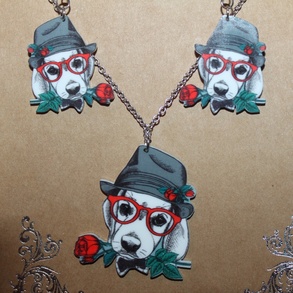 Nwt: New:  Abstract White Puppy 🐶 Rose Necklace